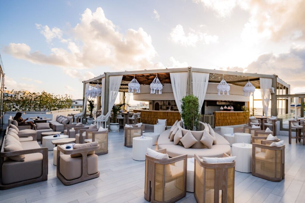 4.5 Nasaya Restaurant